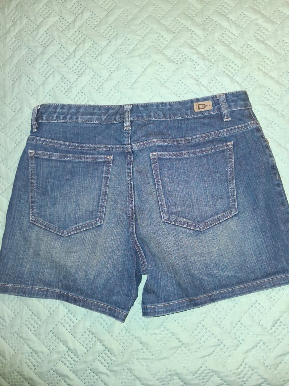 DKNY Jeans Women's Denim Shorts-size 12 - Picture 2 of 6